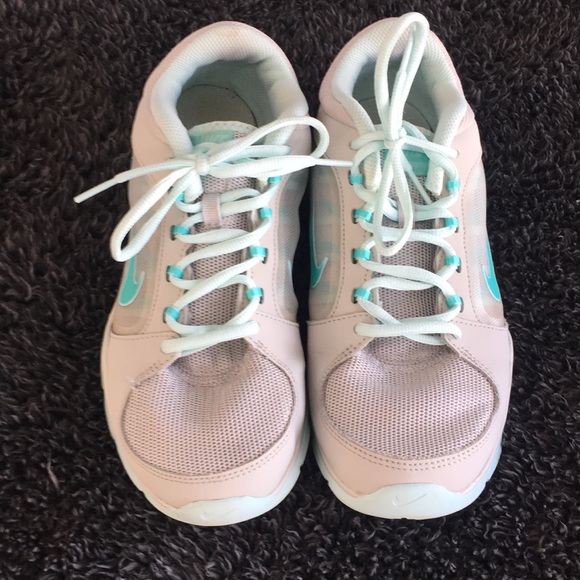 Nike athletic shoes - Picture 1 of 5